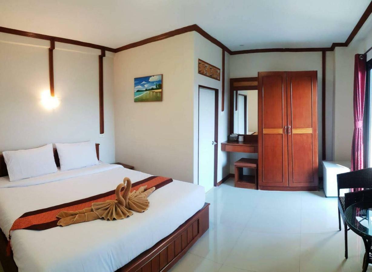 Guest house Rachada Place 2*